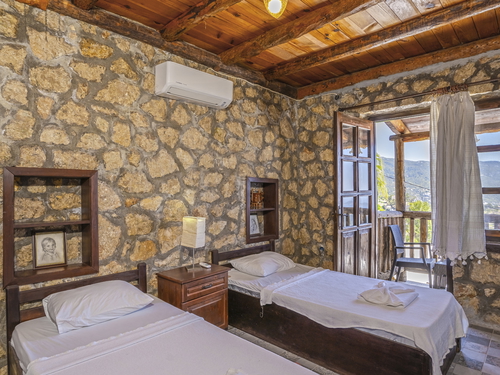  gece  -  Kasım
  | Kalkan Üzümlü’de Deniz Manzaralı Korunaklı Aile Villası Tatili